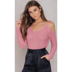 Swetry klasyczne damskie: Rut&Circle Sweter z odsłoniętymi ramionami – Pink