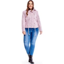Wełniana krótka kurtka z dodatkiem kaszmiru różowy. Różowe kurtki damskie Tagless, plus size, bez wzorów, z wełny, krótkie, bez kaptura. Za 279,00 zł.