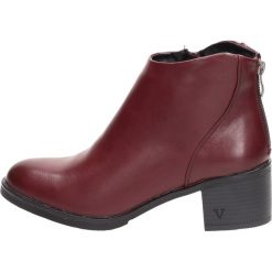 Bordowe botki damskie SABATINA DM19-107. Czerwone botki damskie Sabatina, klasyczne, na wysokim obcasie, bez zapięcia. W wyprzedaży za 139,00 zł.