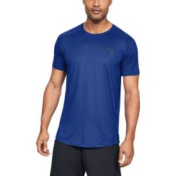 Under Armour MK-1 Emboss Koszulka Niebieski. Niebieskie podkoszulki męskie Under Armour, l, z nadrukiem, z elastanu, z krótkim rękawem. Za 188,95 zł.