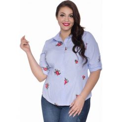 Elegancka pasiasta koszula paski haftowane kwiaty PLUS SIZE. Niebieskie bluzki damskie Moda Size Plus Iwanek, s, w paski, z bawełny, eleganckie, z koszulowym kołnierzykiem, plus size, z długim rękawem. Za 129,00 zł.
