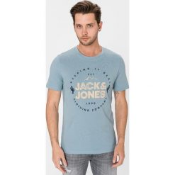 Jack & Jones Hayes Koszulka Niebieski. Niebieskie podkoszulki męskie Jack & Jones, m, z nadrukiem, z bawełny, z krótkim rękawem. Za 78,95 zł.