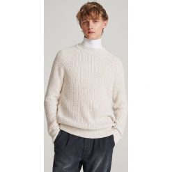 Melanżowy sweter - Beżowy. Brązowe swetry męskie Reserved, s, bez wzorów, bez kołnierzyka, bez kaptura. Za 139,99 zł.