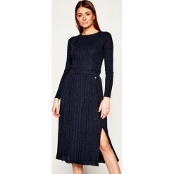 Sukienka dzianinowa Pinko Ylenia PE20 PRR 1N12QB Y6HL. Niebieskie sukienki damskie Pinko, m, bez wzorów, z poliesteru, bez kołnierzyka, bez rękawów. W wyprzedaży za 799,00 zł.