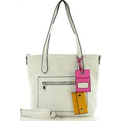 Torebka shopper bag biała. Białe torby damskie na zakupy marki FURRINI, w kolorowe wzory, ze skóry ekologicznej, na ramię. Za 83,00 zł.