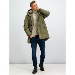 Parka JOOP! Jeans Foster 30018734. Zielone kurtki męskie JOOP! Jeans, na zimę, m, bez wzorów, z bawełny, bez kaptura. W wyprzedaży za 959,00 zł.