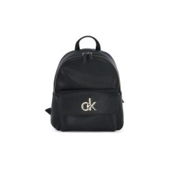 Plecaki Calvin Klein Jeans BDS RELOCK PACKPACK. Czarne plecaki damskie Calvin Klein Jeans, bez wzorów, z jeansu. Za 690,56 zł.