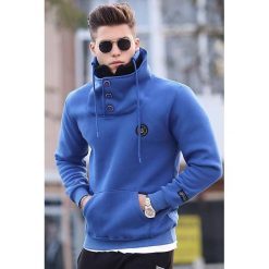 Męska bluza KLAVDIO BLUE. Niebieskie bluzy męskie IVET, m, z nadrukiem, eleganckie, z podwójnym kołnierzykiem, bez rękawów, bez kaptura. W wyprzedaży za 89,00 zł.