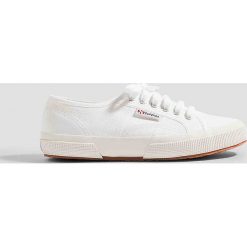 Superga Tenisówki Cotu Classic 2750 - White. Białe trampki i tenisówki damskie Superga, bez wzorów, z gumy, na sznurówki. Za 283,95 zł.