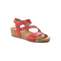 LASOCKI COMFORT 146-01. Czerwone sandały damskie Lasocki Comfort, bez wzorów, ze skóry, bez obcasa, bez zapięcia. Za 119,99 zł.