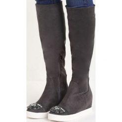 Ciemnoszare Kozaki Diamond Eyes. Czarne buty zimowe damskie Born2be, z materiału, z okrągłym noskiem, na niskim obcasie, na koturnie. Za 74,99 zł.
