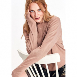 SWETER DAMSKI W MODNYM FASONIE. Różowe swetry klasyczne damskie Top Secret, na jesień. Za 89,99 zł.