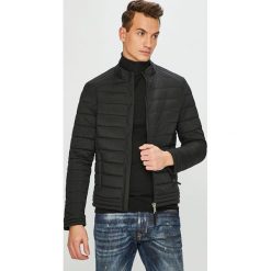 Guess Jeans - Kurtka. Szare płaszcze męskie Guess Jeans, s, z aplikacjami, z jeansu, krótkie, bez kaptura. W wyprzedaży za 479,90 zł.