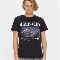 T-shirt z nadrukiem - Czarny. Czarne t-shirty męskie House, s, z nadrukiem, bez kołnierzyka. Za 39,99 zł.