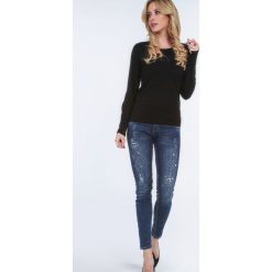 Spodnie jeansowe z cyrkoniami dopasowane 31080. Szare spodnie damskie marki Fasardi, s, z jeansu. Za 99,00 zł.