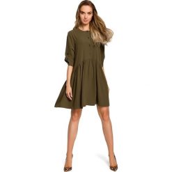 Luźna sukienka marszczona w pasie - khaki. Brązowe sukienki damskie Moe, s, bez wzorów, bez kołnierzyka, bez rękawów. Za 189,00 zł.