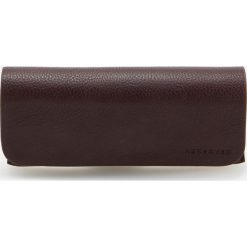 Etui na okulary - Brązowy. Pomarańczowe etui męskie Reserved. W wyprzedaży za 19,99 zł.