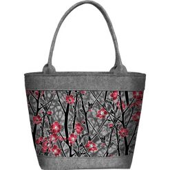 Torebka "Polo" w kolorze szarym ze wzorem - (S)28 x (W)28 x (G)10 cm. Szare torebki klasyczne damskie Bertoni, z materiału. W wyprzedaży za 59,95 zł.