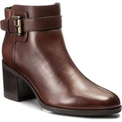 Botki GEOX - D Glynna D D743CD 00043 C0013 Brown. Brązowe buty zimowe damskie Geox, ze skóry ekologicznej. W wyprzedaży za 369,00 zł.