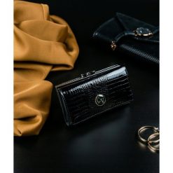 Ekskluzywny skórzany portfel damski czarny Cavaldi - Czarny. Czarne portfele damskie 4U Cavaldi, bez wzorów, ze skóry. Za 69,99 zł.