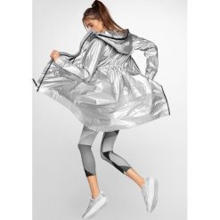 Parka damska KUDC291 - srebrny. Szare parki damskie 4f, bez wzorów, z kapturem. Za 349,99 zł.