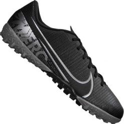Buty piłkarskie Nike Vapor 13 Academy Tf Jr AT8145-001. Czarne buty sportowe męskie Nike, na jesień, z tkaniny, na sznurówki, do piłki nożnej. W wyprzedaży za 289,00 zł.