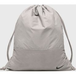 Nike - Plecak. Szare plecaki damskie Nike, bez wzorów, z poliesteru. W wyprzedaży za 49,90 zł.