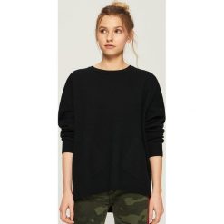 Sweter z kieszeniami - Czarny. Czarne bez kategorii Sinsay, s. Za 59,99 zł.