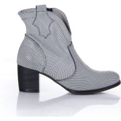 Botki na słupku kowbojki - skóra naturalna - model 503 - kolor kropki. Szare botki damskie Zapato, na wiosnę, z jeansu, eleganckie, z okrągłym noskiem, bez obcasa, na obcasie, bez zapięcia. Za 399,00 zł.