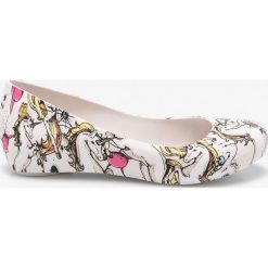 Melissa - Baleriny Ultragirl 3db II Ad. Białe baleriny damskie marki Melissa, z kauczuku. Za 339,90 zł.