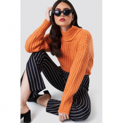 NA-KD Sweter w prążki oversize - Orange. Pomarańczowe swetry oversize damskie NA-KD, w prążki, z dzianiny. Za 161,95 zł.
