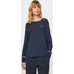 Tommy Hilfiger - Bluzka. Niebieskie bluzki damskie TOMMY HILFIGER, bez wzorów, z wiskozy, z okrągłym kołnierzem, z długim rękawem. W wyprzedaży za 269,90 zł.