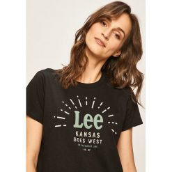 Lee - T-shirt. Czarne bluzki damskie Lee, s, z nadrukiem, z bawełny, z okrągłym kołnierzem. W wyprzedaży za 99,90 zł.