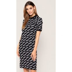 Sukienka dzianinowa DKNY Sport DP9D4184. Czarne sukienki damskie DKNY Sport, m, bez wzorów, z dzianiny, sportowe, bez kołnierzyka, bez rękawów, sportowe. Za 439,00 zł.
