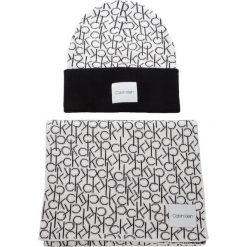 Zestaw Szalik i Czapka CALVIN KLEIN - Ck Knitted Scarf&Bea K60K604748 101. Czarne szaliki damskie marki Calvin Klein, bez wzorów, z bawełny. W wyprzedaży za 289,00 zł.