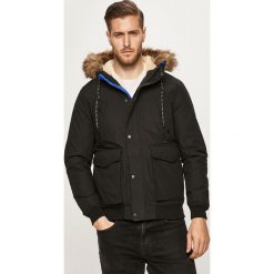 Jack & Jones - Kurtka. Czerwone płaszcze męskie Jack & Jones, xl, bez wzorów, z poliesteru, krótkie, z kapturem. W wyprzedaży za 239,90 zł.