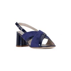 Sandały Melluso VALERIA DENIM. Niebieskie sandały damskie marki Melluso, bez wzorów, z denimu, bez obcasa, bez zapięcia. Za 401,98 zł.