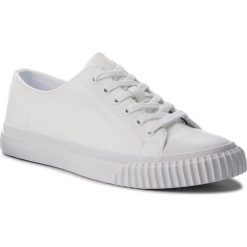 Trampki CALVIN KLEIN JEANS - Iaco S1735 White. Białe półbuty męskie Calvin Klein Jeans, bez wzorów, z jeansu, eleganckie, bez zapięcia. W wyprzedaży za 299,00 zł.