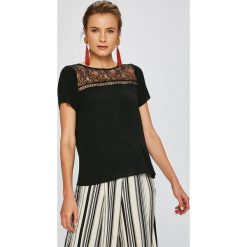 Answear - Top Stripes Vibes. Czarne bluzki damskie marki ANSWEAR, s, z wiskozy, z okrągłym kołnierzem. W wyprzedaży za 49,90 zł.