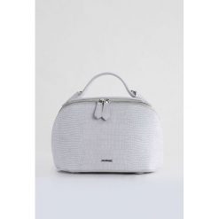 Elegancki, mały kuferek. Szare portfele męskie Monnari, w paski, ze skóry. Za 87,60 zł.