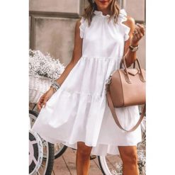 Sukienka NADIA WHITE. Białe sukienki damskie IVET, na co dzień, na lato, bez wzorów, z falbankami, z krótkim rękawem, krótkie, mini. W wyprzedaży za 79,00 zł.