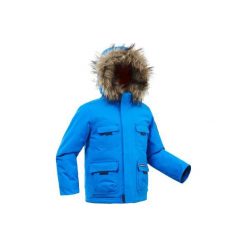 Kurtka turystyczna zimowa SH500 U-WARM dla chłopców 2-6 lat. Niebieskie kurtki chłopięce QUECHUA, na zimę, bez wzorów, z elastanu, bez kaptura. Za 179,99 zł.