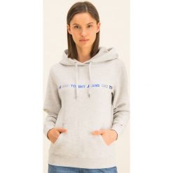 Bluza Tommy Jeans Tjw Liner Logo DW0DW07798. Czerwone bluzy damskie Tommy Jeans, xs, bez wzorów, z bawełny, bez rękawów, bez kaptura. W wyprzedaży za 359,00 zł.