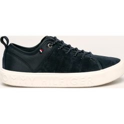 Tommy Hilfiger - Buty. Niebieskie sneakersy męskie TOMMY HILFIGER, ze skóry, na sznurówki. W wyprzedaży za 299,90 zł.