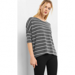 Sweter oversize w paski. Żółte swetry oversize damskie marki Orsay, s, z bawełny, z golfem. Za 49,99 zł.