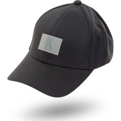 CZAPKA Z DASZKIEM Armani Exchange. Szare czapki męskie Armani Exchange, z aplikacjami. Za 219,00 zł.