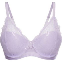 Biustonosz usztywniany bonprix fiołkowy bez. Fioletowe biustonosze bardotka bonprix, w koronkowe wzory, z koronki. Za 44,99 zł.