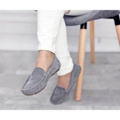Mokasyny damskie - skóra naturalna - model 001 - kolor szary. Szare mokasyny damskie Zapato, z jeansu, klasyczne. W wyprzedaży za 149,50 zł.
