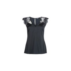 Bluzki Guess MARTINA. Czarne bluzki damskie marki Guess, s, z aplikacjami, bez kołnierzyka, bez rękawów. Za 259,00 zł.