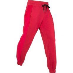 Spodnie dresowe z aksamitnymi wstawkami, długie, Level 1 bonprix ciemnoczerwony. Czerwone spodnie sportowe damskie bonprix, z dresówki. Za 89,99 zł.
